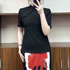 Jia Ning's new summer short sleeved style pullover for women's clothing, slimming down with a new Chinese style buckle embroidered short sleeved top