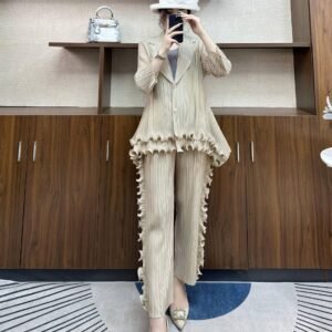 Jia Ning's new slimming plus size fashionable and stylish women's button autumn and winter edition lapel fungus set：圖片 2