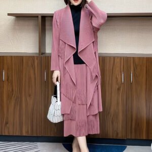 Wholesale tassel skirt jacket set, pleated fashion new style, long sleeved temperament jacket two-piece set, belly covering dress