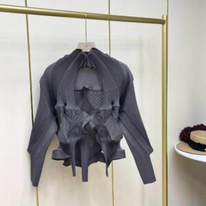 Retro elegant women's long sleeved plus size personalized loose one button water chestnut top：圖片 9