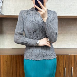 Jia Ning's new breathable pullover oversized slim fit elastic women's long sleeved shirt with a semi high collar and hand held floral long sleeved top