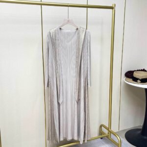 Autumn and winter new plus size women's retro long sleeved hot stamping V-neck hooded dress fashionable mid length skirt A-line skirt loose fit：圖片 9