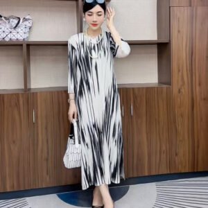 Summer loose dress, women's dress, slimming temperament, fashionable and casual, mid length skirt, pleated striped, thin style