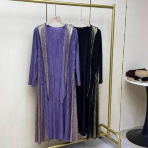 Autumn and winter new plus size women's retro long sleeved hot stamping V-neck hooded dress fashionable mid length skirt A-line skirt loose fit：圖片 3