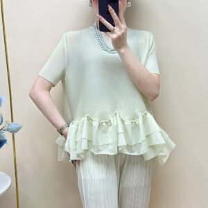 Jia Ning's new summer short sleeved shirt with a petite temperament, round neck, fresh and sweet, and irregular lace top that covers the belly：圖片 4