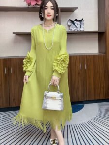 Wrinkle dress fashion 2024 solid color new design temperament loose and slimming long skirt autumn and winter styles tassel autumn：圖片 2