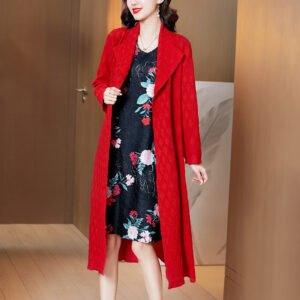 Jia Ning pleated plus size 2022 spring outfit new fashionable shawl plus size long sleeved mid length windbreaker jacket elegant style：圖片 2