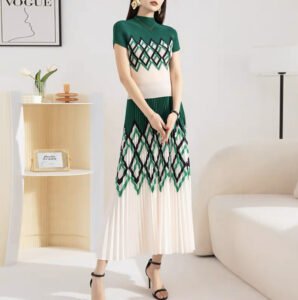 New summer versatile and fashionable slim fit short sleeved set with geometric corn pleats：圖片 3