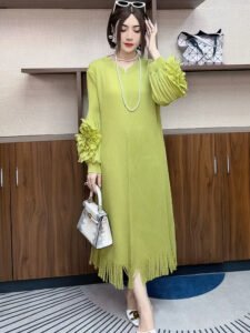 Wrinkle dress fashion 2024 solid color new design temperament loose and slimming long skirt autumn and winter styles tassel autumn：圖片 3