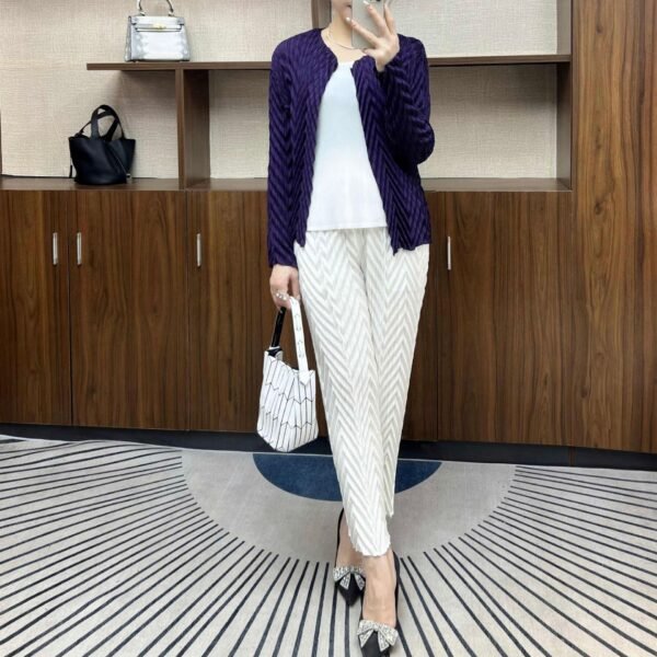 Jia Ning plus size irregular slimming and height enhancing new slim fit button free versatile long sleeved pleated W-fold cardigan top