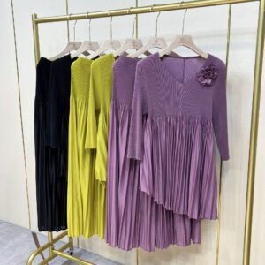 Loose and versatile temperament, fashionable and elegant, versatile mid to long length one flower set