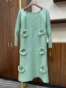 Temperament internet celebrity fashionable purple round neck autumn and winter dress jacquard slimming versatile bottoming loose mid-length national style：圖片 5
