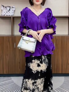 Miyake Top Women's 2024 Autumn New Shirt V-neck Solid Color Niche High end Folded Temperament Commuting T-shirt Women：圖片 4