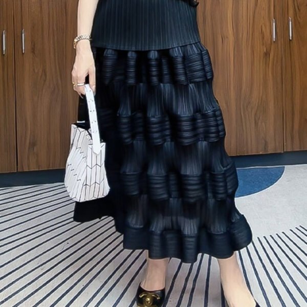 Wrinkled midi skirt autumn high waisted cake looks slim and droopy, A-line new mid to long style covers the belly and looks slim, versatile and stylish