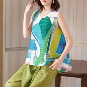 Jiatwisted pleated new 2022 summer women's clothing design sense contrasting color printed pleated vest loose T-shirt women's top：圖片 7