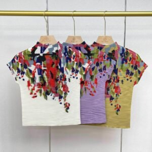 Jia Ning's new style versatile and fashionable round neck high neck short sleeved slim fit fragmented graffiti corn pleated top