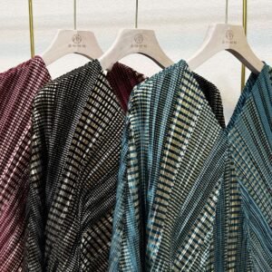 Large striped hot goldfish tail skirt, Jianing pleated exquisite dress, fashionable and versatile new product, elegant V-neck loose fit：圖片 4