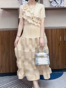Miyake 2024 Summer Korean Edition Solid Color Ruffle Fold Round Neck Short Sleeve Loose T-shirt Top for Women：圖片 7