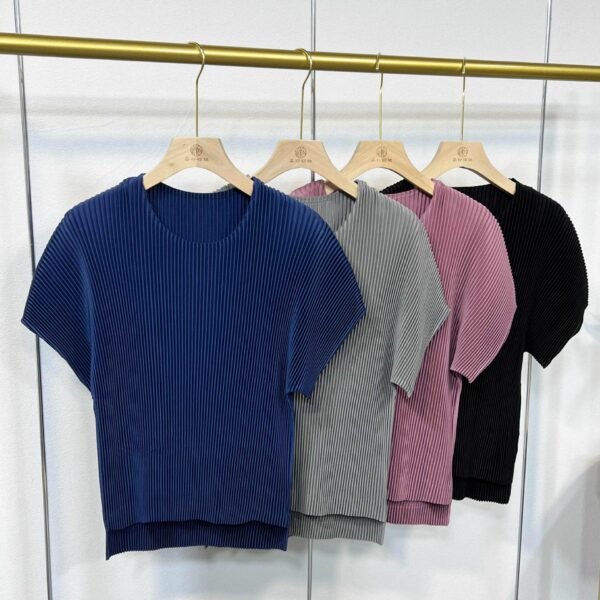 Bold top with Jia Ning pleats, summer outfit, solid color, T 桖 round neck, short sleeved, trendy pullover, pleated, casual, fashionable and versatile