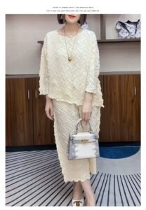 Miyake set with loose pleats, two piece set for outdoor wear, niche and simple autumn and winter style, coat, base dress, stylish：圖片 2