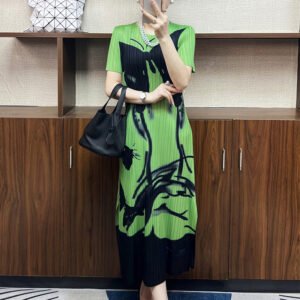 Jia Ning pleated summer new loose dress pleated skirt socialite style slimming temperament mid length skirt round neck short sleeved dress：圖片 3