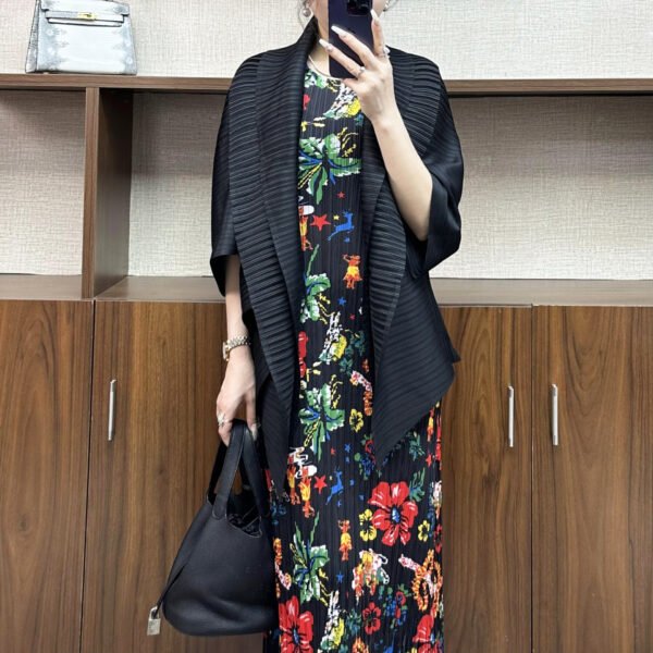Jia Ning's new fashionable and stylish plus size women's clothing loose solid color simple double-layer collar irregular cardigan jacket