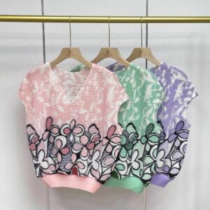 Jia Ning's new summer short sleeved V-neck loose sleeveless clover print vest top：圖片 8