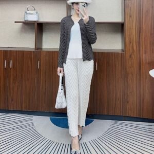 Jia Ning plus size irregular slimming and height enhancing new slim fit button free versatile long sleeved pleated W-fold cardigan top：圖片 2