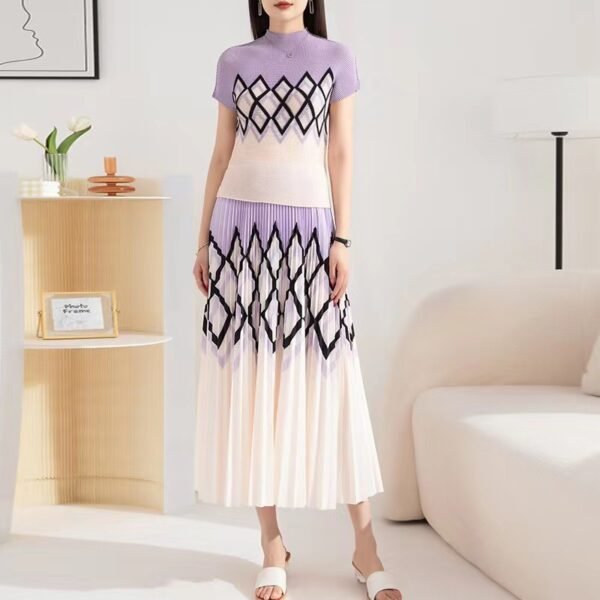 New summer versatile and fashionable slim fit short sleeved set with geometric corn pleats