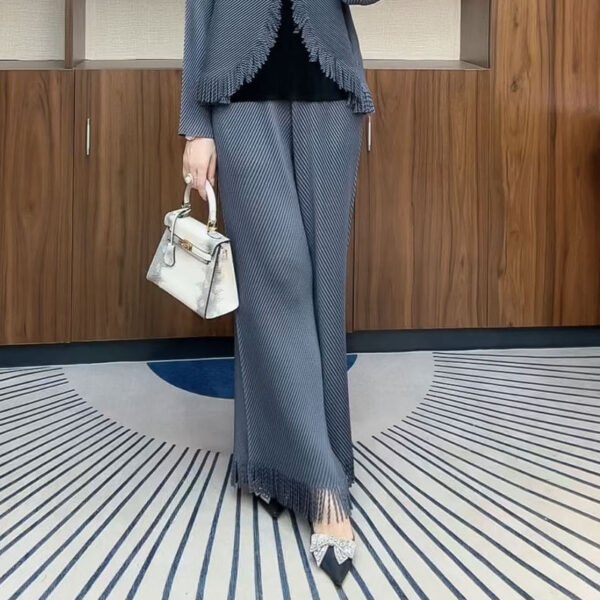 High waisted tassel wide leg knitted pants for women, new autumn and winter look slim, elastic slim fit, versatile commuting pants, fashionable belly covering pants