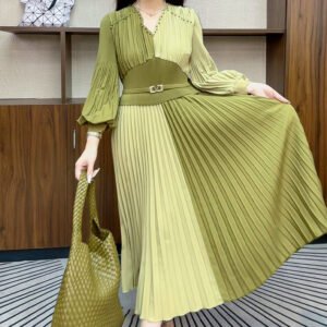 Xiaoxiangfeng women's clothing French autumn temperament new long skirt high-end V-neck long sleeved dress lantern sleeve pleats