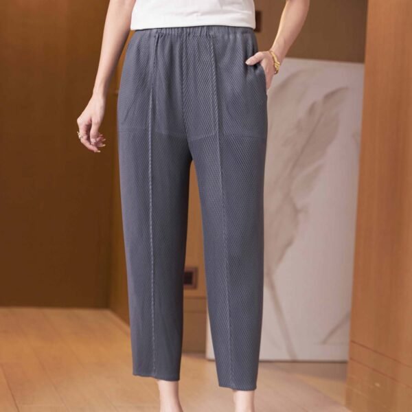 Mid aged and elderly nine point summer loose elastic casual stretch meat blocking casual pants fish scale small leg pants high waist mom