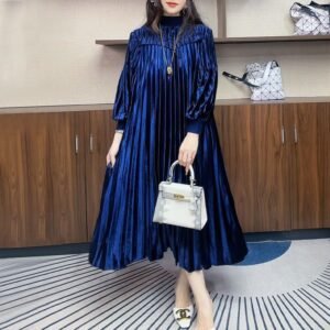 Wrinkled Mom Dress Autumn/Winter Velvet 2024 slimming new style plus size loose temperament long sleeved skirt