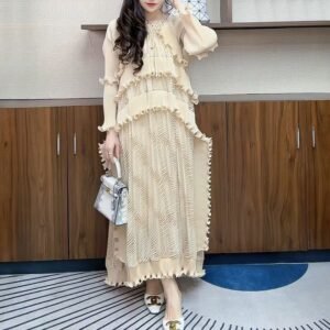 New Super Immortal Flesh Covering Dress for Young Autumn and Winter, Black Fungus Edge length Dress, Elegant and Noble with a Western Style