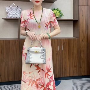 Round neck temperament, summer short sleeved new style, slimming, mid length, high-end loose dress, ink wash bamboo fashion, mom