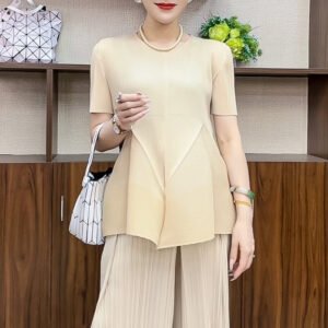 Minimally pleated little child's flesh concealing temperament round neck t-shirt short sleeved summer loose top versatile commuting solid color：圖片 3