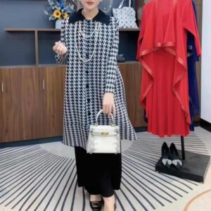 Jia Ning's new lapel small fragrant style autumn and winter long sleeved mid to long style women's temperament cardigan dress with square neck and a thousand bird grid：圖片 5