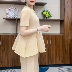 Minimally pleated little child's flesh concealing temperament round neck t-shirt short sleeved summer loose top versatile commuting solid color：圖片 4