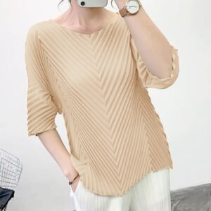 Bat sleeves show a slimming temperament, casual women's thin style pullover, clean color frog top, five quarter sleeve pleated simple round neck：圖片 4