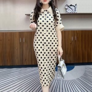 Summer new dress 2024 high-end temperament slim fit polka dot short sleeved slimming waist French skirt covering flesh