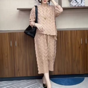 Fall/Winter Versatile 2024 New Women's Round Neck Top, Casual Pants, Two Piece Set, Stylish and Western Style：圖片 7