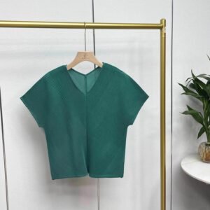 Top selling women's clothing in plus size, loose and simple, slimming and concealing short sleeved, V-neck, double angular mesh top：圖片 7