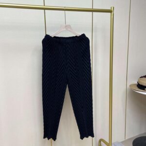 Summer high waisted solid color simple and versatile women's pants with pleats and small legs, thin and loose pleats, slimming down by 9%, casual：圖片 5