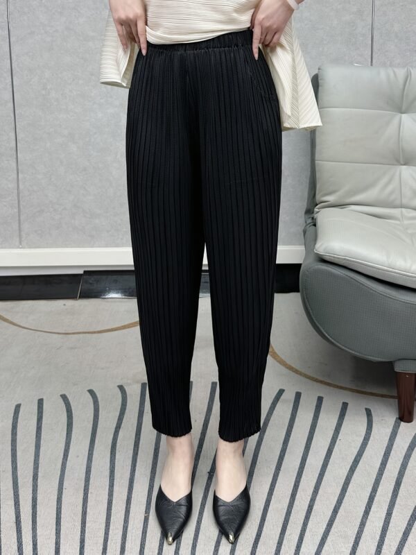 Middle Eastern Ramadan pleated pants summer new loose casual cropped harem pants look thin and versatile bloomers women's trend