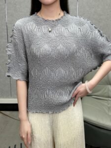 Middle Eastern Ramadan front and back wear bat crew neck short sleeve new t-shirt versatile loose solid color pleated top：圖片 2