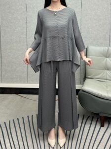 Middle East Ramadan 2025 Spring New Manufacturer Direct Supply Pleated Fish Scales Light and Breathable Solid Color Commuting Versatile Women's Set：圖片 3