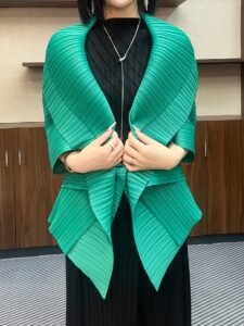 Middle East Ramadan Autumn New Short Jacket Women's High-end Design Sense Irregular Solid Color Pleated Cardigan Top：圖片 4