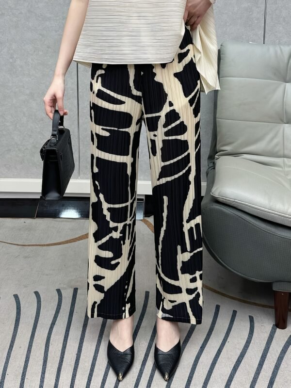 Middle Eastern Ramadan Niche Black and White Print New Pleated Pants Women's Straight Pants Comfortable and casual high-waisted fashionable and slim