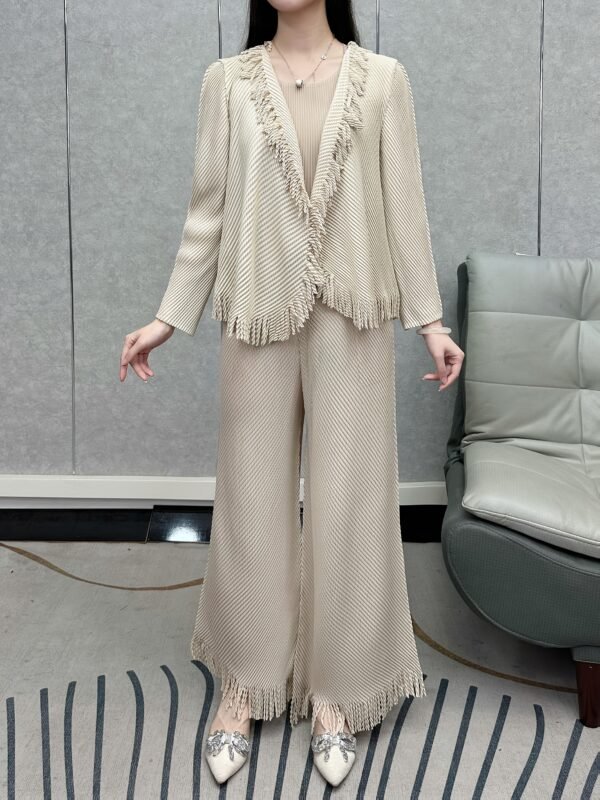 Middle East Ramadan Spring New Fashion Set Women's Lace Long Sleeve Top Niche Temperament Lace Wide-leg Pants